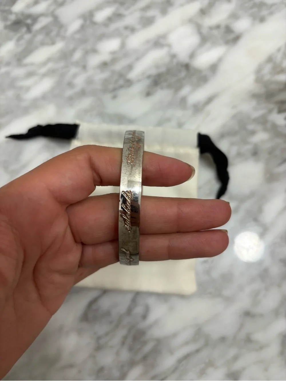 kate spade silver-tone bangle bracelet - Picture 4 of 5